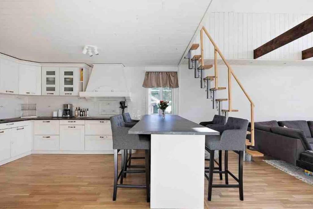 Mysigt Hus Med Natur & Jacuzzi I Olofstorp 哥德堡 外观 照片