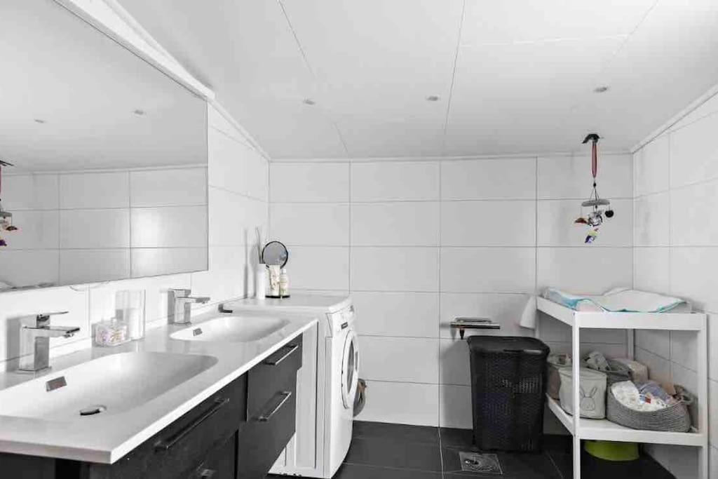Mysigt Hus Med Natur & Jacuzzi I Olofstorp 哥德堡 外观 照片